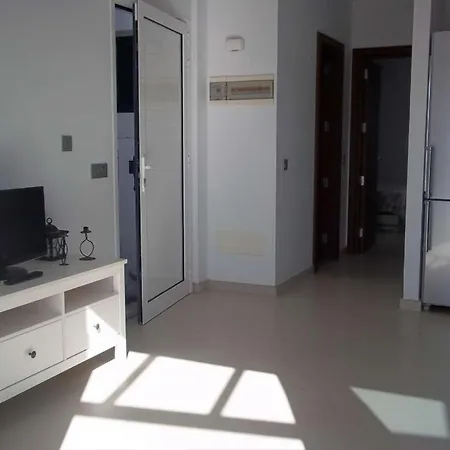 Apartment La Caleta Sleeps 6 Wifi *