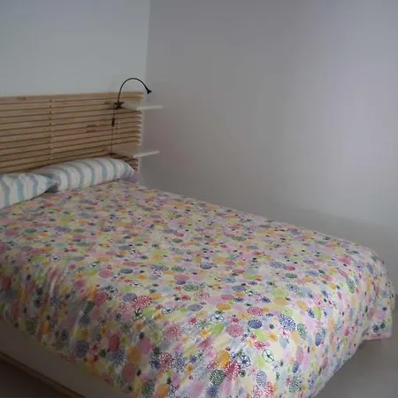 Apartment La Caleta Sleeps 6 Wifi