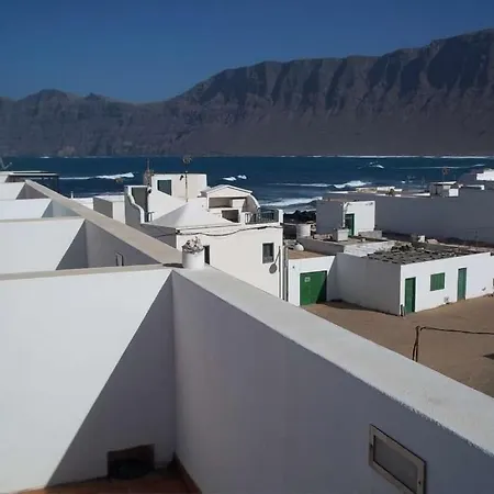 La Caleta Sleeps 6 Wifi * Famara