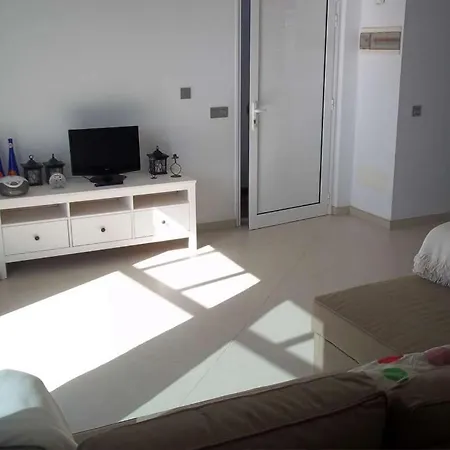Apartment La Caleta Sleeps 6 Wifi *